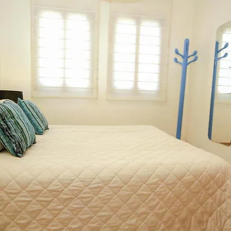Theseus Village Bb12 Apartment